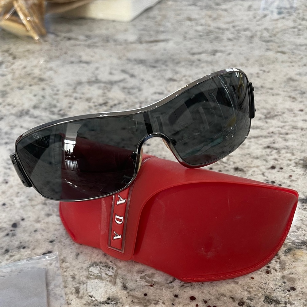 Prada sunglasses. Authentic!! Like new